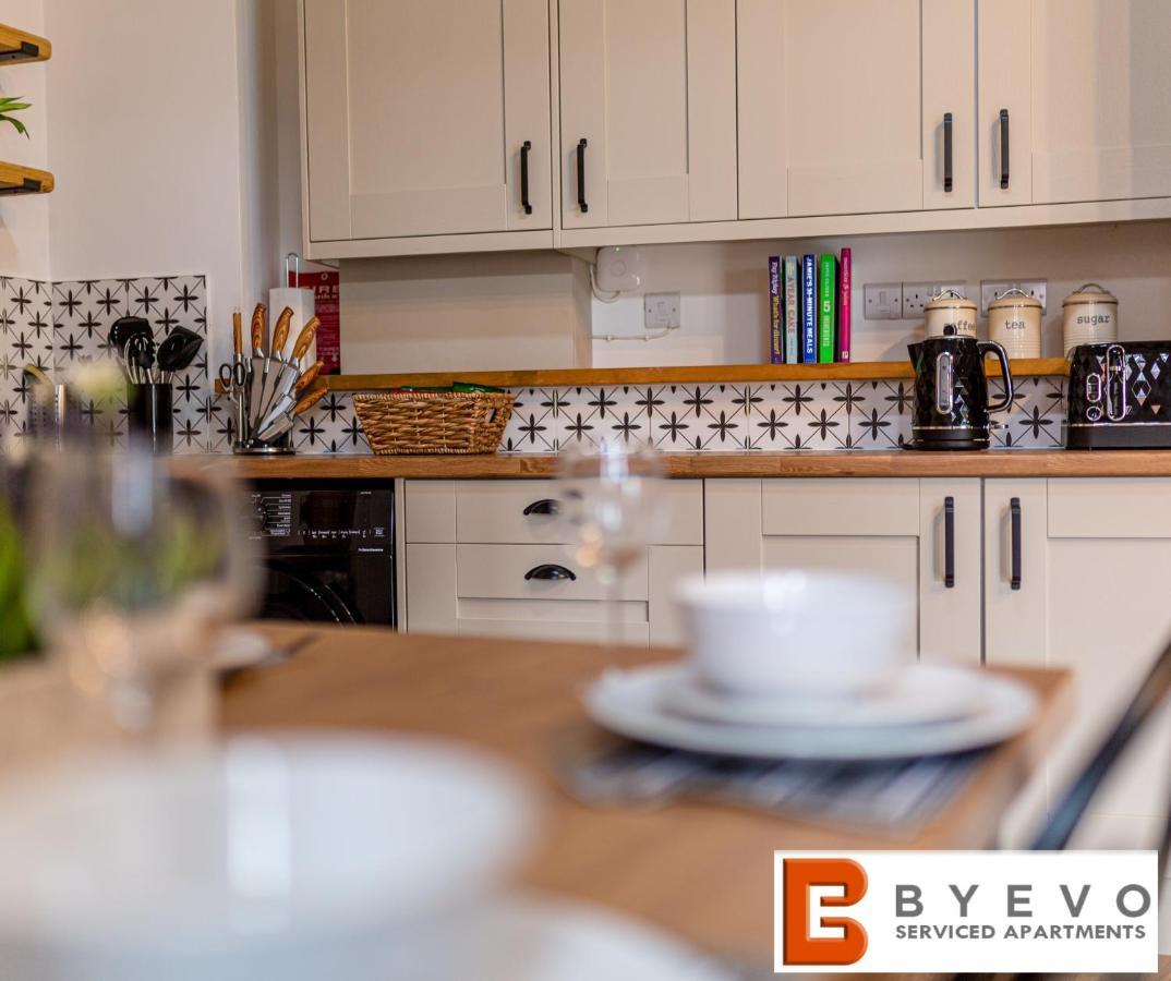 Byevo Oswestry Barn - Quirky Romantic Retreat Or Cosy Contractor Base Экстерьер фото